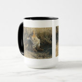 R16 Coyote Laying Mok (Voorkant links)