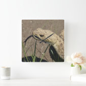 R8 Prairie Rattlesnake Head Shot Vierkante Klok (Huis)