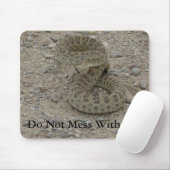 R9 Prairie Rattleslang opgerold Muismat (Met muis)