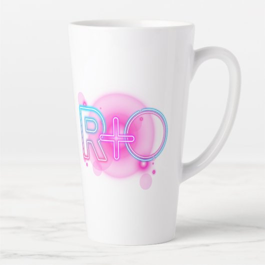 R & O (Riz & Lady O) Mystic Podcast Hosts Latte Mok (Rechts)