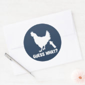 Raad eens? Chicken Butt Ronde Sticker (Envelop)