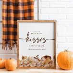 Raad eens hoeveel Kisses Poster<br><div class="desc">Raad eens hoeveel Kisses Poster. Deze elegante 'gok hoeveel kisses' vrijgezellenfeest poster bevat een prachtig lijst met handbeschilderde boho waterverf verbrand oranje en terracotta bladeren,  crème en beige dahlias,  en prachtige roestkleurige rozen op een witte achtergrond. Vind passende punten in het Collectie van het Vrijgezellenfeest van de Najaars Romance.</div>