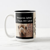 Raad eens wat de dag is... quarantainehump dag. tweekleurige koffiemok (Links)