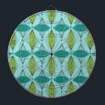 Raad van bestuur van atoomtandwielen en stedenbouw dartbord<br><div class="desc">Oh, gee! Het is een 'Atomic Ogee and Starbursts Dart Board'. Het is een moderne stap op een klassiek patroon (een moderne middeleeuwse opname, om precies te zijn). Dit ontwerp is voorzien van een waterachtergrond met blauwgroen en groene ovalale vormen die zwarte, verticale lijnen van atoomdiamanten en sterrenbursts overdekken. Dit...</div>