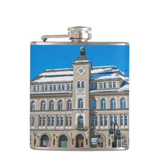 Raadhuis in St Moritz Heupfles (Voorkant)