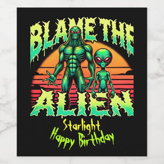 raadselachtige aliens onder mystieke zonsondergang wijn etiket (Enkel label)