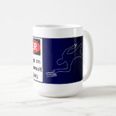 Raak niets aan op mijn bureau! koffiemok (Voorkant rechts)