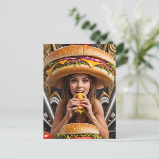 Raar Surreal Meisje met een Cheeseburger Pet Briefkaart (Staand voorkant)