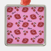 RAB Rockabilly Cherry Kisses op roze Metalen Ornament (Voorkant)