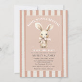Rabbit Some Bunny is onderweg naar het Baby shower Kaart (Voorkant)