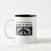 Raccon Java voor de Covid 19 Tweekleurige Koffiemok (Links)