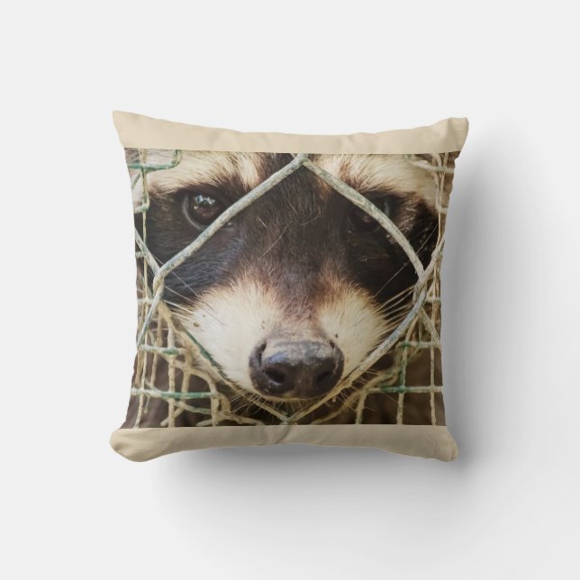 RACCON OVER PILLOW KUSSEN (Voorkant)