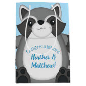 Raccoon Baby shower Blue Medium Cadeauzakje (Voorkant)