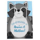 Raccoon Baby shower Blue Medium Cadeauzakje (Achterkant)