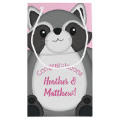 Raccoon Baby shower Roze Klein Cadeauzakje (Achterkant)