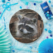 Raccoon bij de oude schuur papieren bordje (Feest)