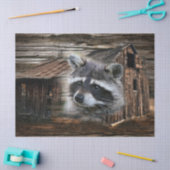 Raccoon bij de oude schuur tissuepapier (Craft)