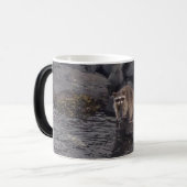 Raccoon Coffee Magische Mok (Voorkant links)