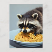 Raccoon Eating Spaghetti Briefkaart (Voorkant)