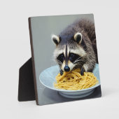 Raccoon Eating Spaghetti Fotoplaat (Voorkant)