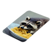 Raccoon Eating Spaghetti Magneet (Linkerzijde)