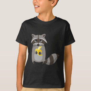 Raccoon eten banaan fruit kijken schattig t-shirt