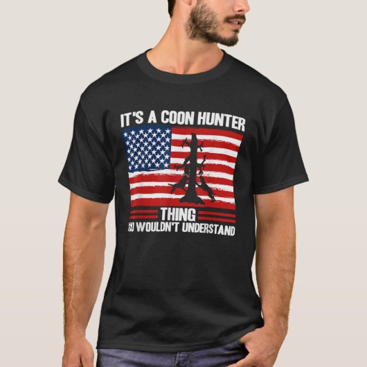 Raccoon Hunting Season USA Flag It s A Coon Hunter T-shirt (Voorkant)