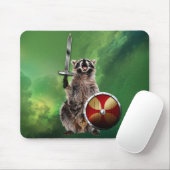 Raccoon in ruimte Viking Shield Sword Cute Funny Muismat (Met muis)