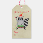 Raccoon in Santa Hat omhoog gedraaid in valsmatige Cadeaulabel (Voorkant)