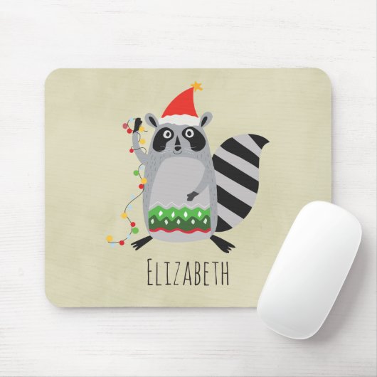 Raccoon in Santa Hat omhoog gedraaid in valsmatige Muismat (Met muis)