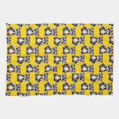 Raccoon Pattern Design Yellow  Theedoek (Horizontaal)