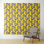 Raccoon Pattern Design Yellow  Wandkleed (In Situ (horizontaal))