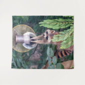 Raccoon Raiding the Bird Feeder Wandkleed (Voorkant (horizontaal))