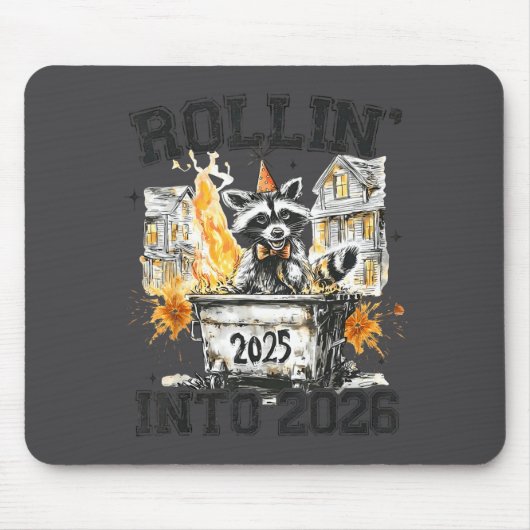 Raccoon Rollin Into 2026 Funny Dumpster Fire 2025  Muismat (Voorkant)