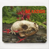 Raccoon schedel oud logboek met varens en rode Mon Muismat (Voorkant)