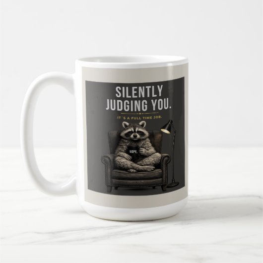 Raccoon Silently Judging | Sarcastic Coffee Cup Koffiemok (Links)