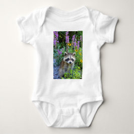Raccoon tussen de bloemen romper