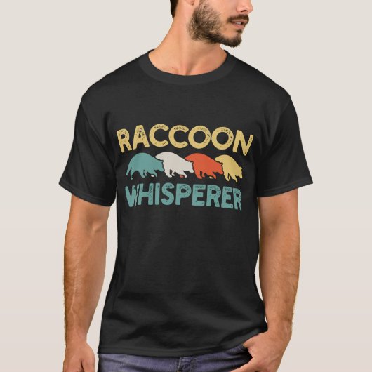 Raccoon Whisperer Retro T-shirt (Voorkant)