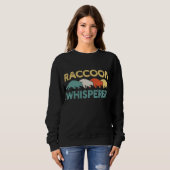 Raccoon Whisperer Retro Trui (Voorkant volledig)