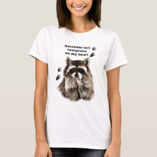 Raccoons hebben voetafdrukken achtergelaten op mij t-shirt