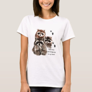 Raccoons hebben voetafdrukken achtergelaten op mij t-shirt