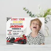 Race Auto Verjaardag Uitnodiging voor Jongens met (Staand voorkant)