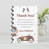 Race auto verjaardagsfeestje dank u kaart (Staand voorkant)