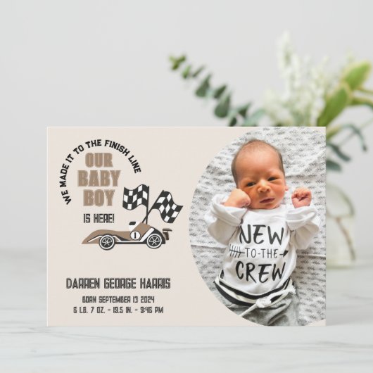 Race Car Crew Baby Boy Geboorteaankondiging Aankondiging (Staand voorkant)