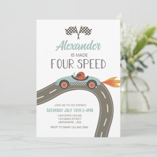 Race Car Made Four Speed Birthday Uitnodiging (Staand voorkant)