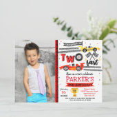 Race Car Racing Twee snelle 2e verjaardag Uitnodig Kaart (Staand voorkant)