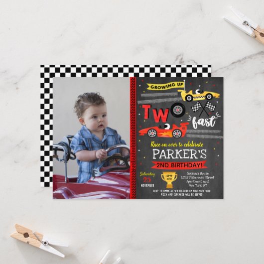 Race Car Racing Twee snelle 2e verjaardag Uitnodig Kaart (Voorkant / Achterkant in situ)