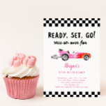 Race Car Ready Set Go Birthday Party Kaart<br><div class="desc">Een echte racewagen met een thema op de verjaardagsfeestdag van een meisje met een illustratie van een roze oude auto met vlammen. De tekst zegt: "Klaar,  klaar,  ga! Race verder."</div>