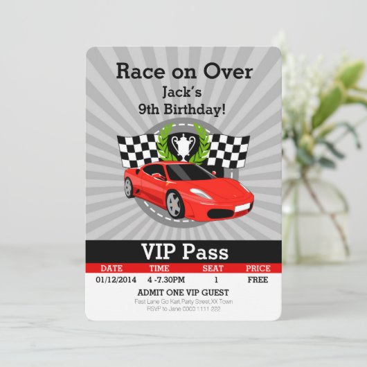 Race Car VIP Pass Verjaardagsuitnodiging! Kaart (Staand voorkant)