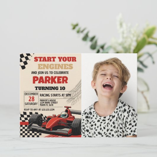 Race Day Verjaardag Uitnodiging met foto (Staand voorkant)